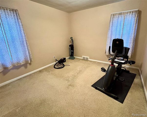 1618 Detroit Avenue, Lincoln Park, MI 48146