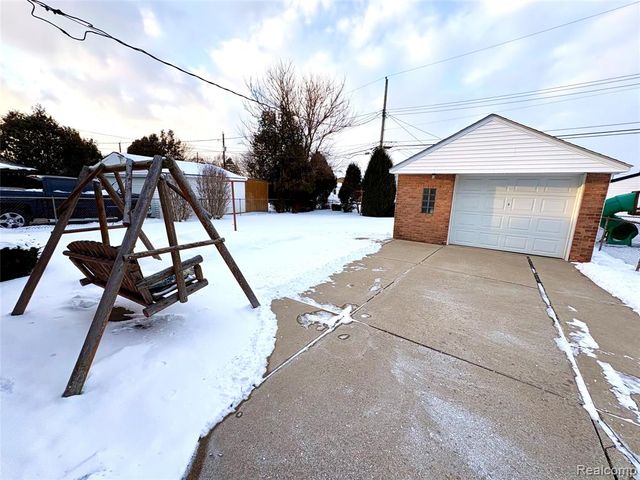 1618 Detroit Avenue, Lincoln Park, MI 48146