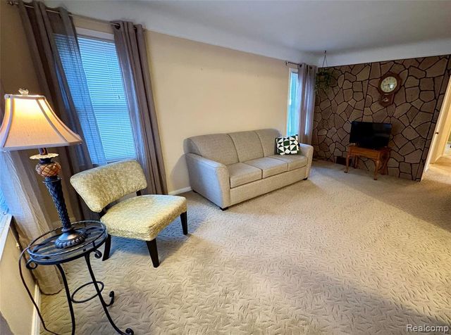 1618 Detroit Avenue, Lincoln Park, MI 48146