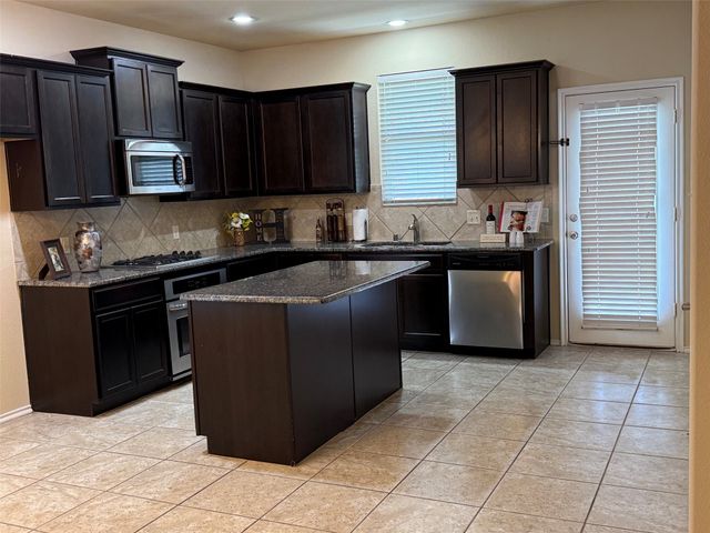 313 Cherry Spring Drive, Mckinney, TX 75072