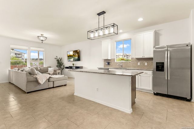 7402 Derby Vis, Selma, TX 78154