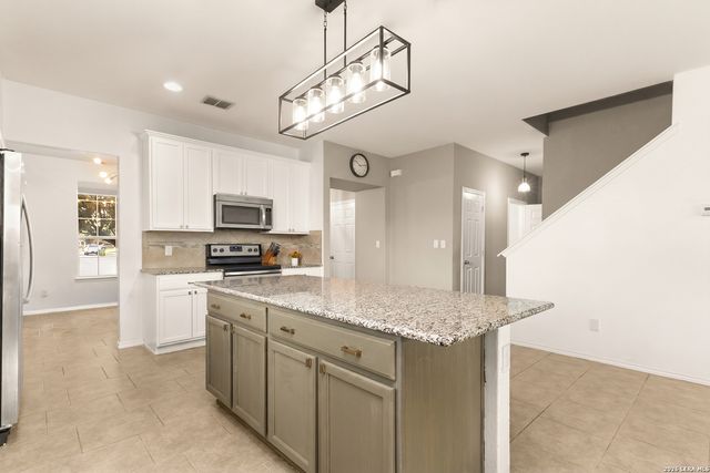 7402 Derby Vis, Selma, TX 78154