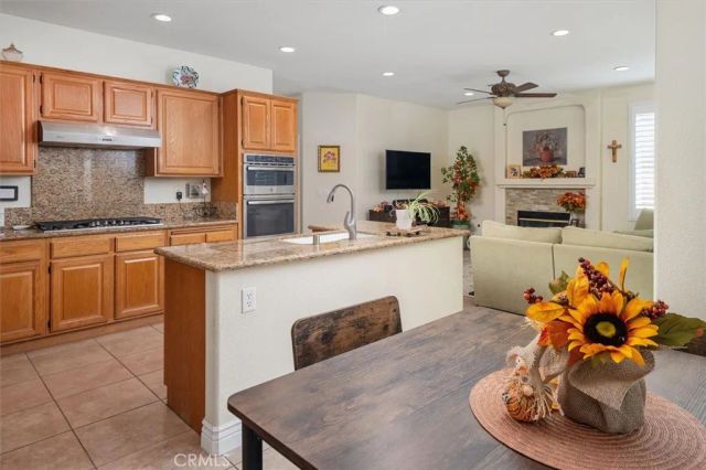 27500 Berkshire Hills, Valencia, CA 91354
