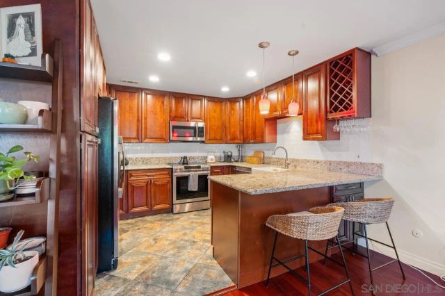 6960 Caminito Curva, San Diego, CA 92119