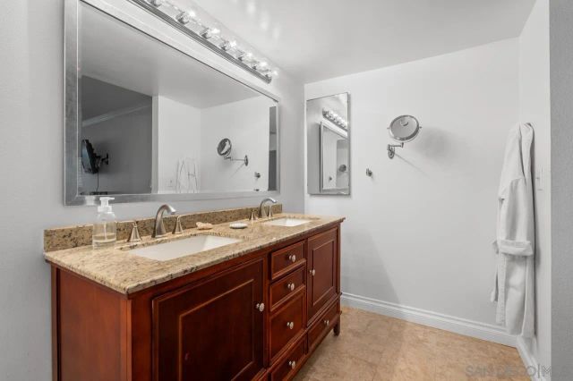6960 Caminito Curva, San Diego, CA 92119