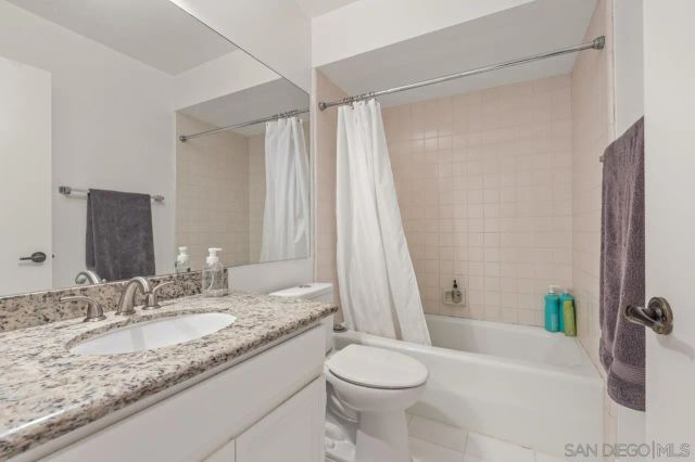 6960 Caminito Curva, San Diego, CA 92119
