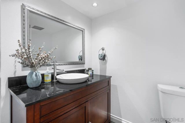 6960 Caminito Curva, San Diego, CA 92119