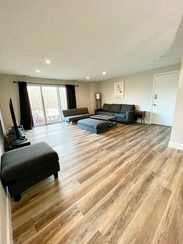 502 Oak St 12, Brockton, MA 02301