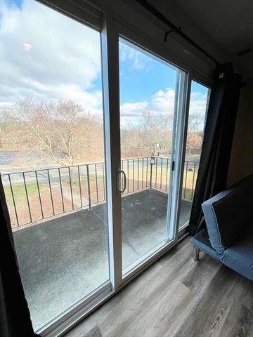 502 Oak St 12, Brockton, MA 02301