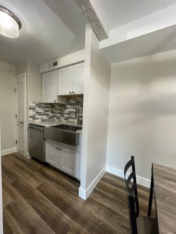 502 Oak St 12, Brockton, MA 02301