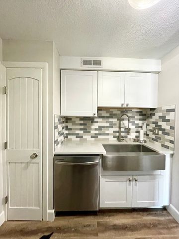 502 Oak St 12, Brockton, MA 02301