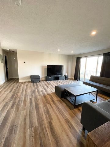 502 Oak St 12, Brockton, MA 02301