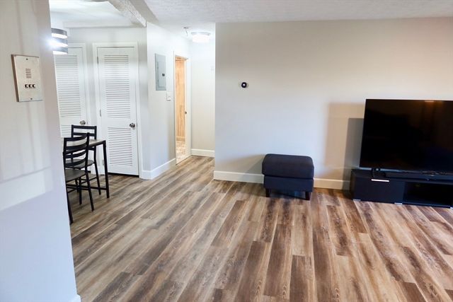 502 Oak St 12, Brockton, MA 02301