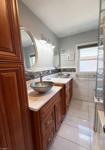 27514 Palomino Street, Warren, MI 48093