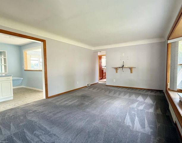 27514 Palomino Street, Warren, MI 48093