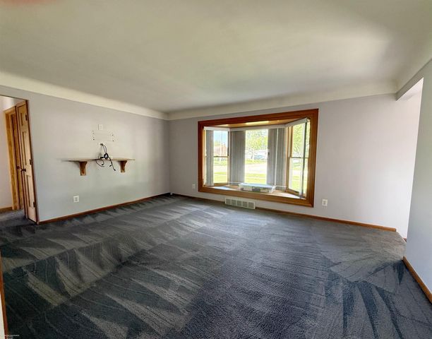 27514 Palomino Street, Warren, MI 48093