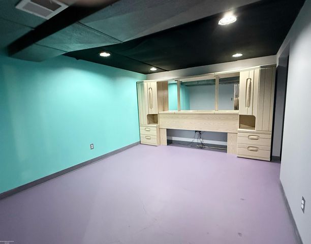 27514 Palomino Street, Warren, MI 48093