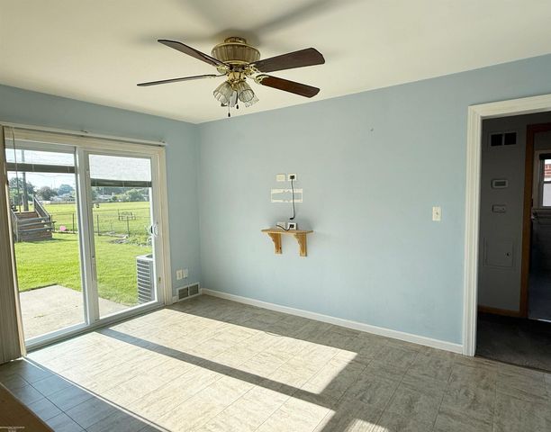 27514 Palomino Street, Warren, MI 48093