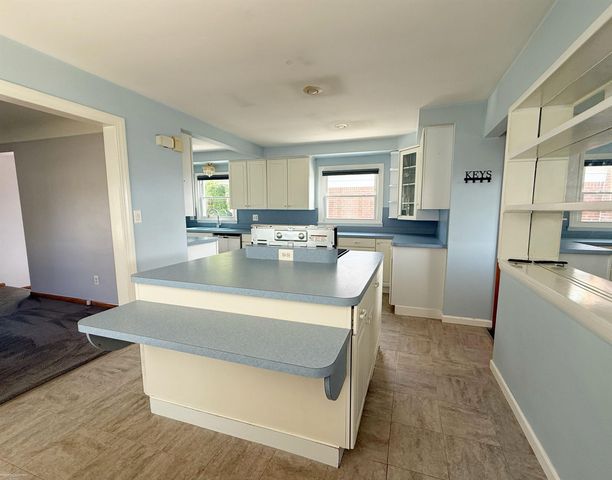 27514 Palomino Street, Warren, MI 48093