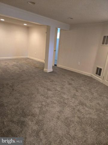 14 HILLMAN AVE, Ewing, NJ 08638