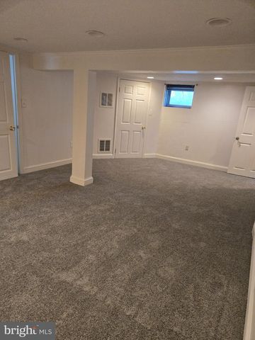 14 HILLMAN AVE, Ewing, NJ 08638
