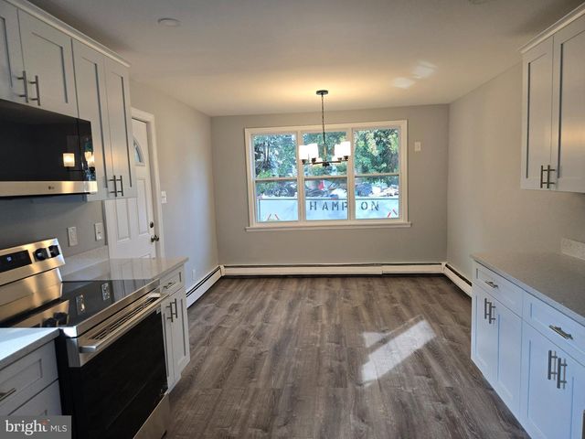 14 HILLMAN AVE, Ewing, NJ 08638