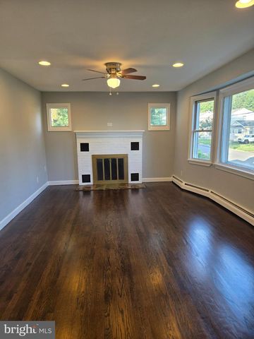 14 HILLMAN AVE, Ewing, NJ 08638