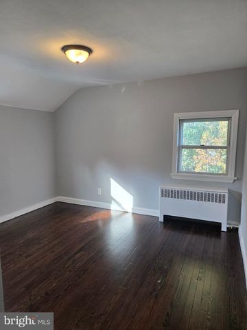 14 HILLMAN AVE, Ewing, NJ 08638