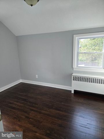 14 HILLMAN AVE, Ewing, NJ 08638
