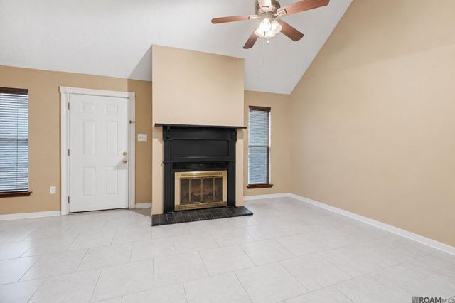 8150 Baringer Rd, Baton Rouge, LA 70817