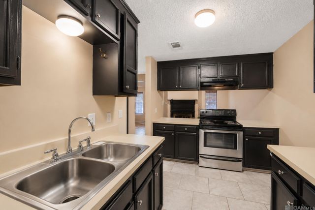 8150 Baringer Rd, Baton Rouge, LA 70817