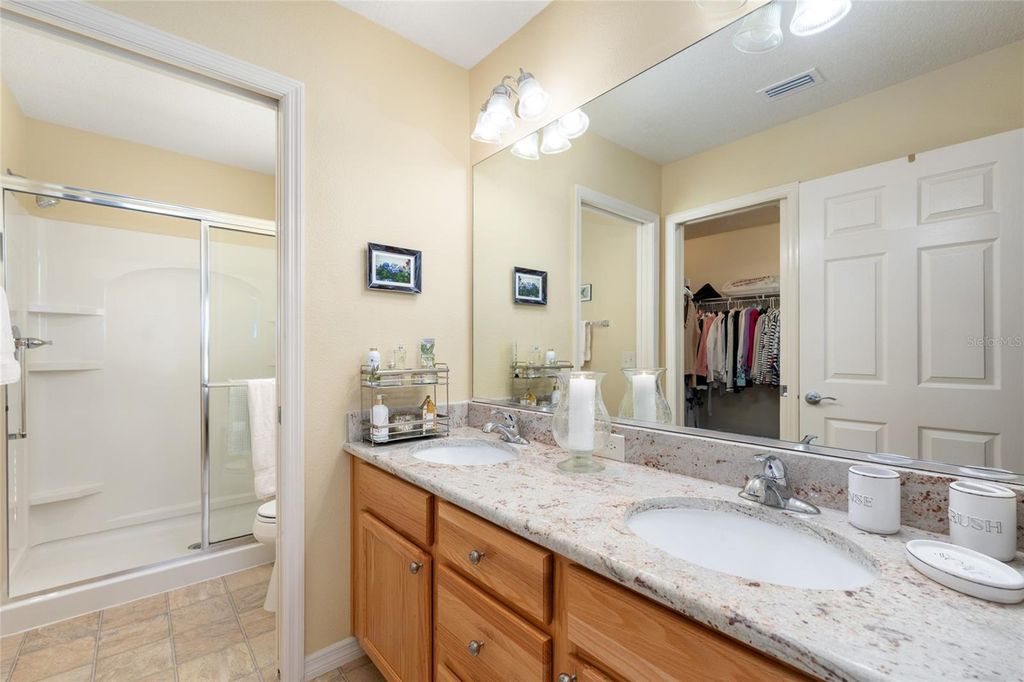 Image 29 of property listing at 771 FENWICK LOOP, The Villages, FL 32163