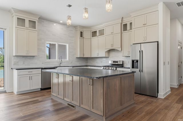 10419 Chestnut Creek Boulevard, Fort Wayne, IN 46814