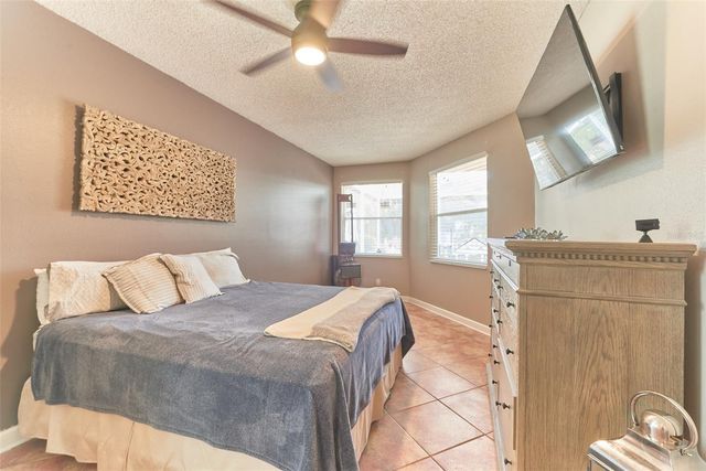 9302 HERITAGE OAK COURT, Tampa, FL 33647