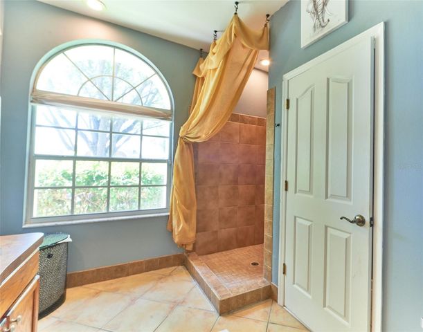 9302 HERITAGE OAK COURT, Tampa, FL 33647