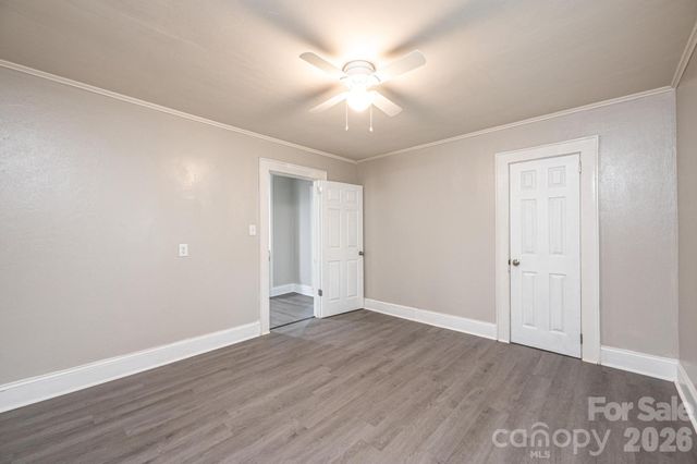 423 N Davis Avenue, Newton, NC 28658