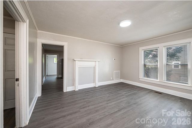 423 N Davis Avenue, Newton, NC 28658