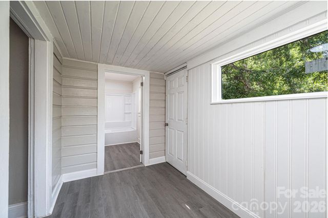 423 N Davis Avenue, Newton, NC 28658