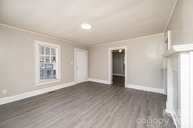 423 N Davis Avenue, Newton, NC 28658