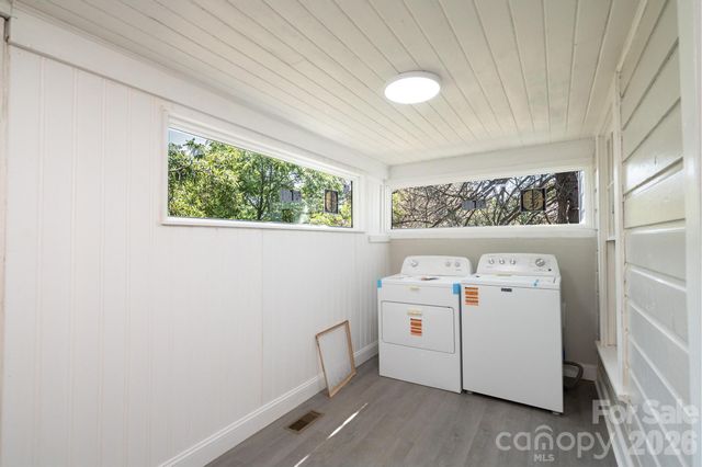 423 N Davis Avenue, Newton, NC 28658