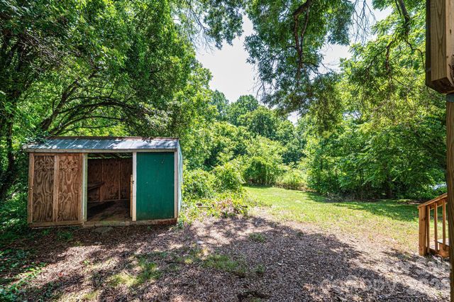 423 N Davis Avenue, Newton, NC 28658