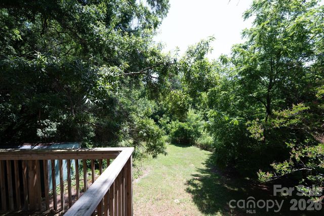 423 N Davis Avenue, Newton, NC 28658
