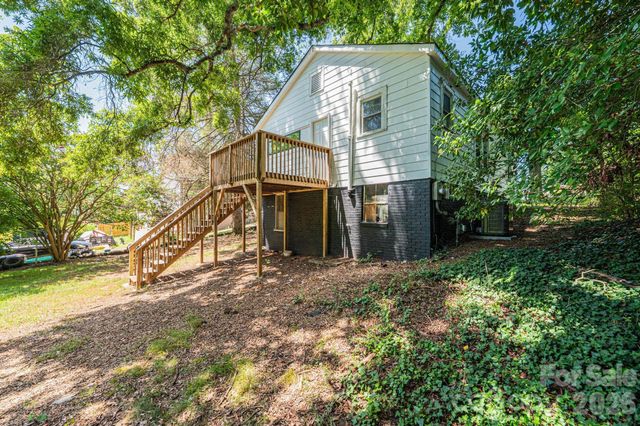423 N Davis Avenue, Newton, NC 28658