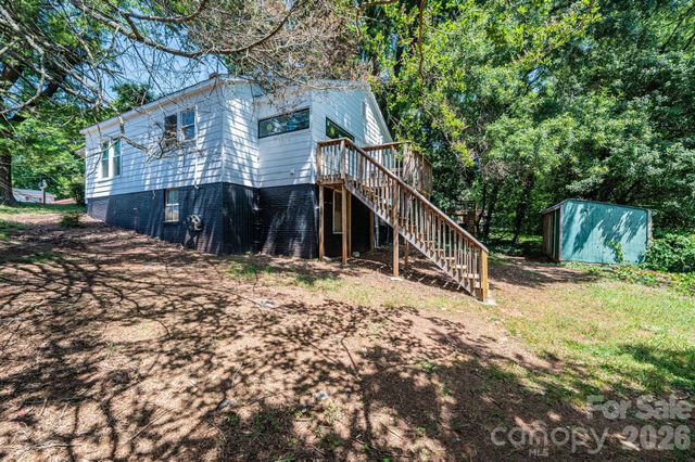 423 N Davis Avenue, Newton, NC 28658