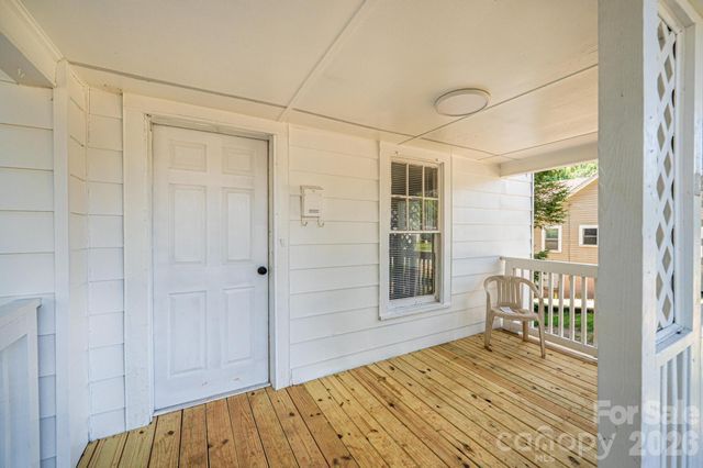 423 N Davis Avenue, Newton, NC 28658