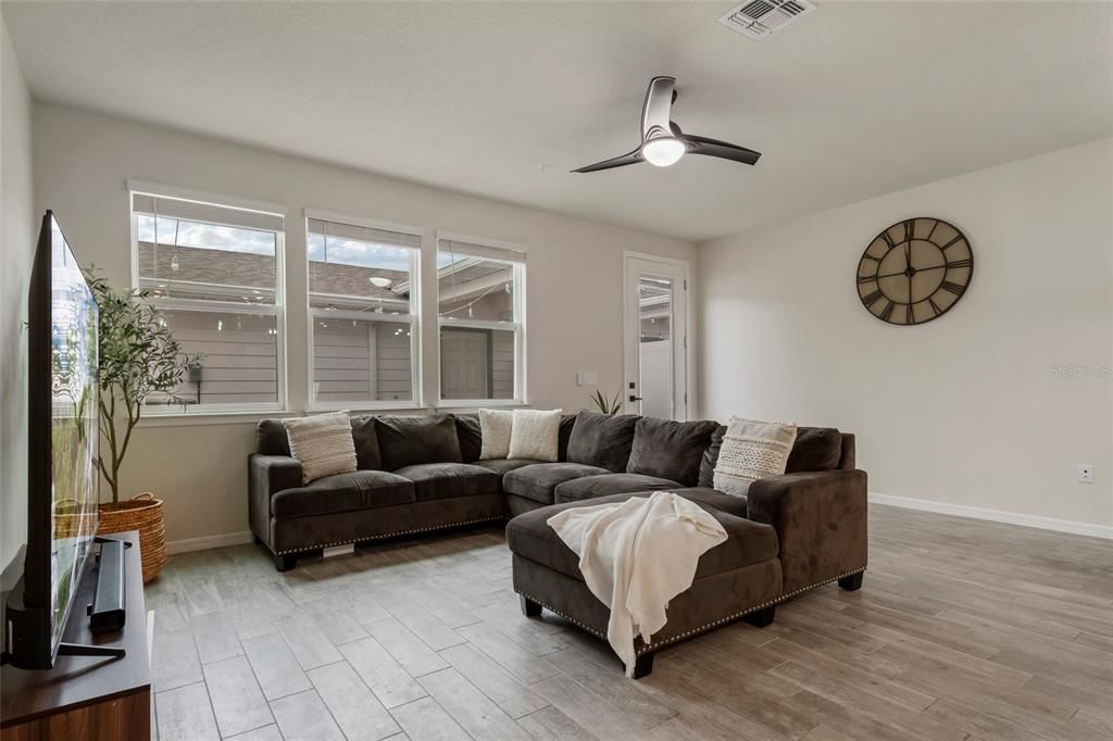 Image 21 of property listing at 14390 ORCHID ISLAND DRIVE, Orlando, FL 32827