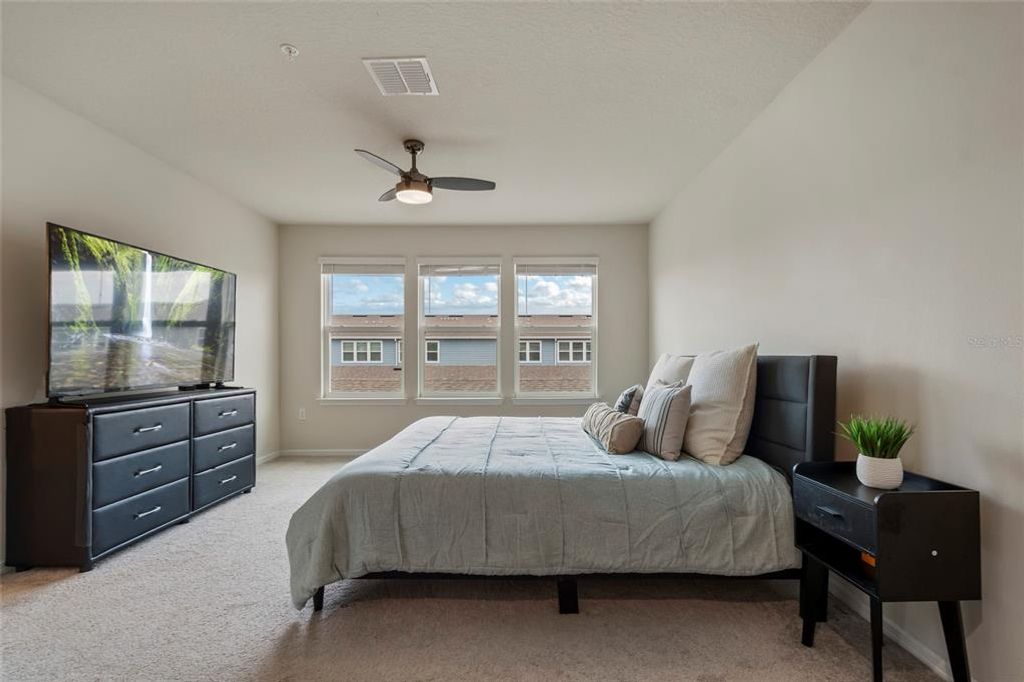 Image 32 of property listing at 14390 ORCHID ISLAND DRIVE, Orlando, FL 32827