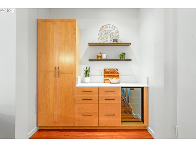 1030 Nw JOHNSON St 201, Portland, OR 97209