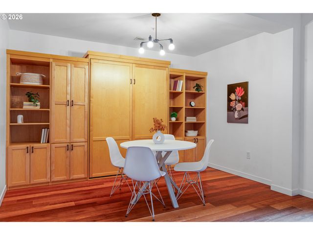 1030 Nw JOHNSON St 201, Portland, OR 97209