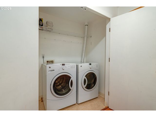 1030 Nw JOHNSON St 201, Portland, OR 97209